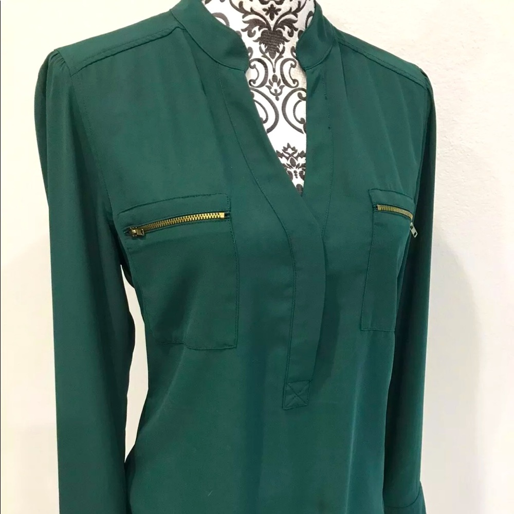 MNK Christmas Green long sleeve Blouse Shirt Gold Accents Holiday M NEW